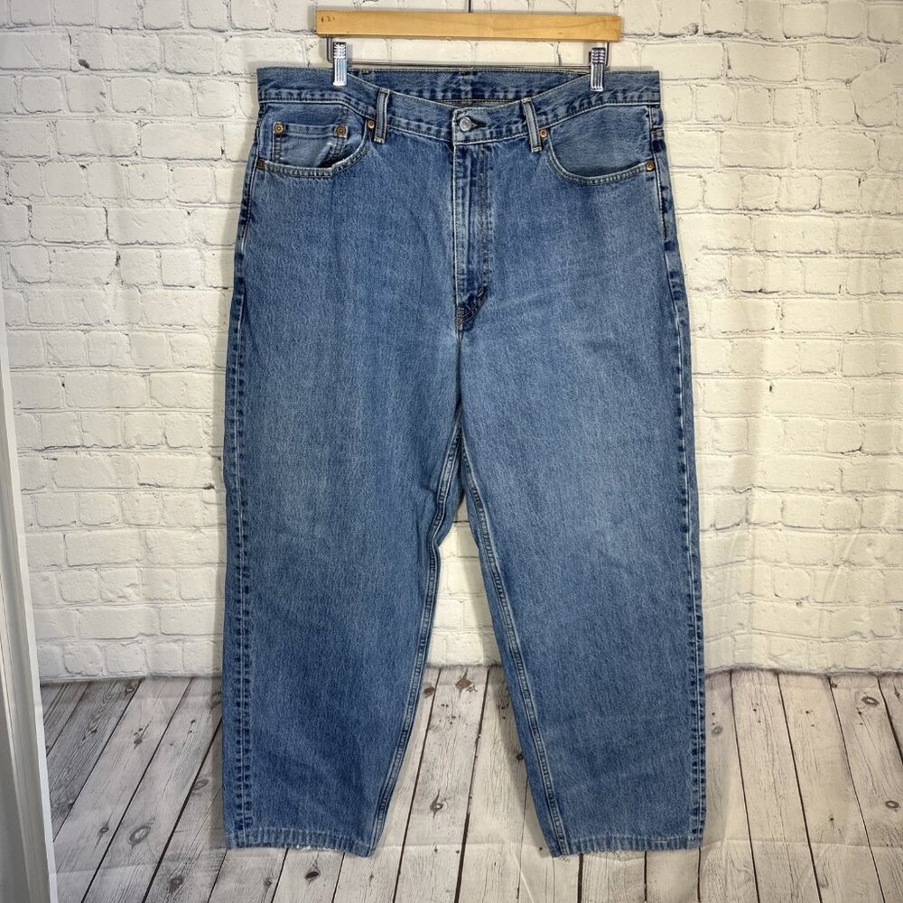 Levi's Jeans Men's 40 (ACTUAL 38) Comfort Fit 560 Loose Tapered Medium Wash